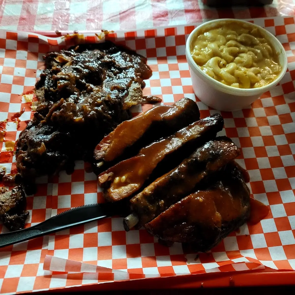 Brisket Ribs and Mac and Cheese