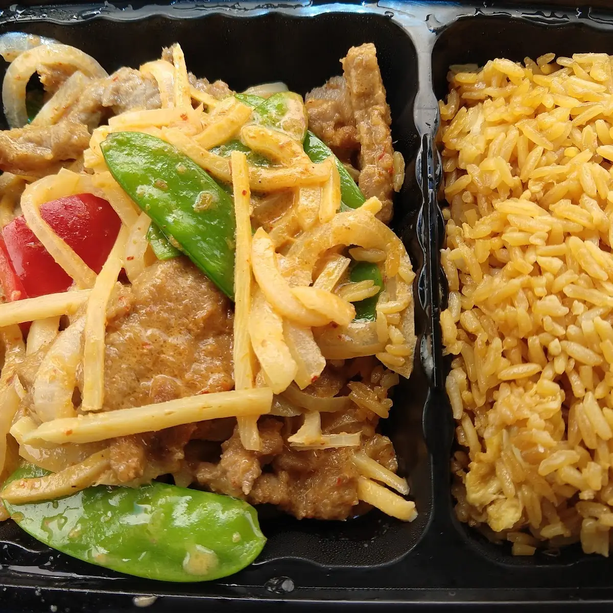 l19bf Thai Red Curry Beef Lunch