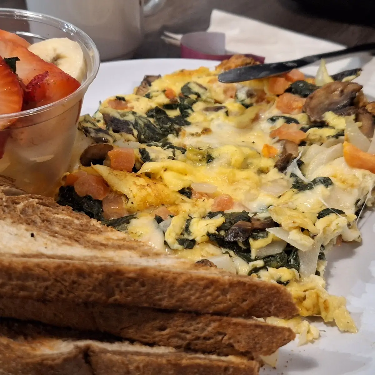 Veggie Omelette with Toast