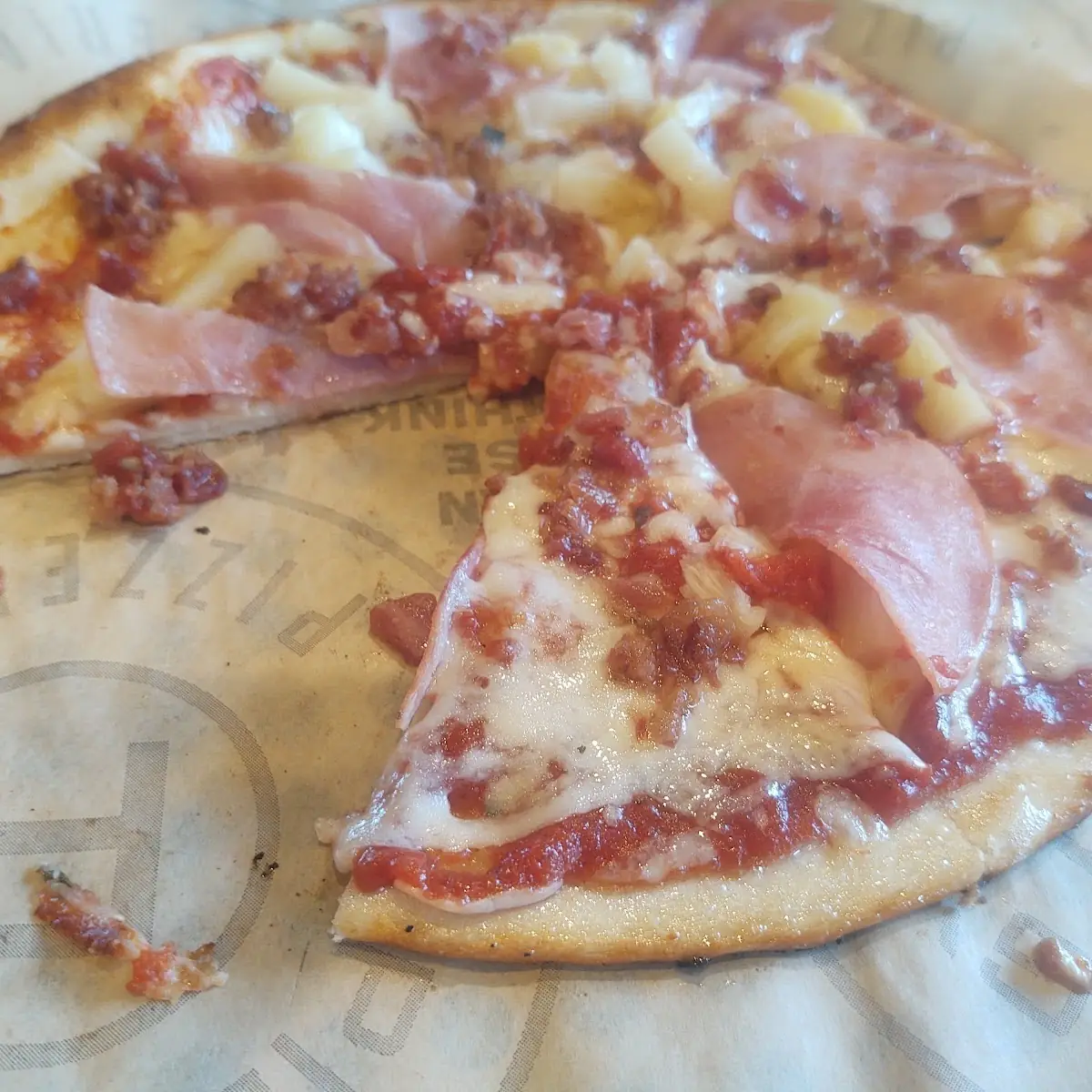 Hawaiian Pizza