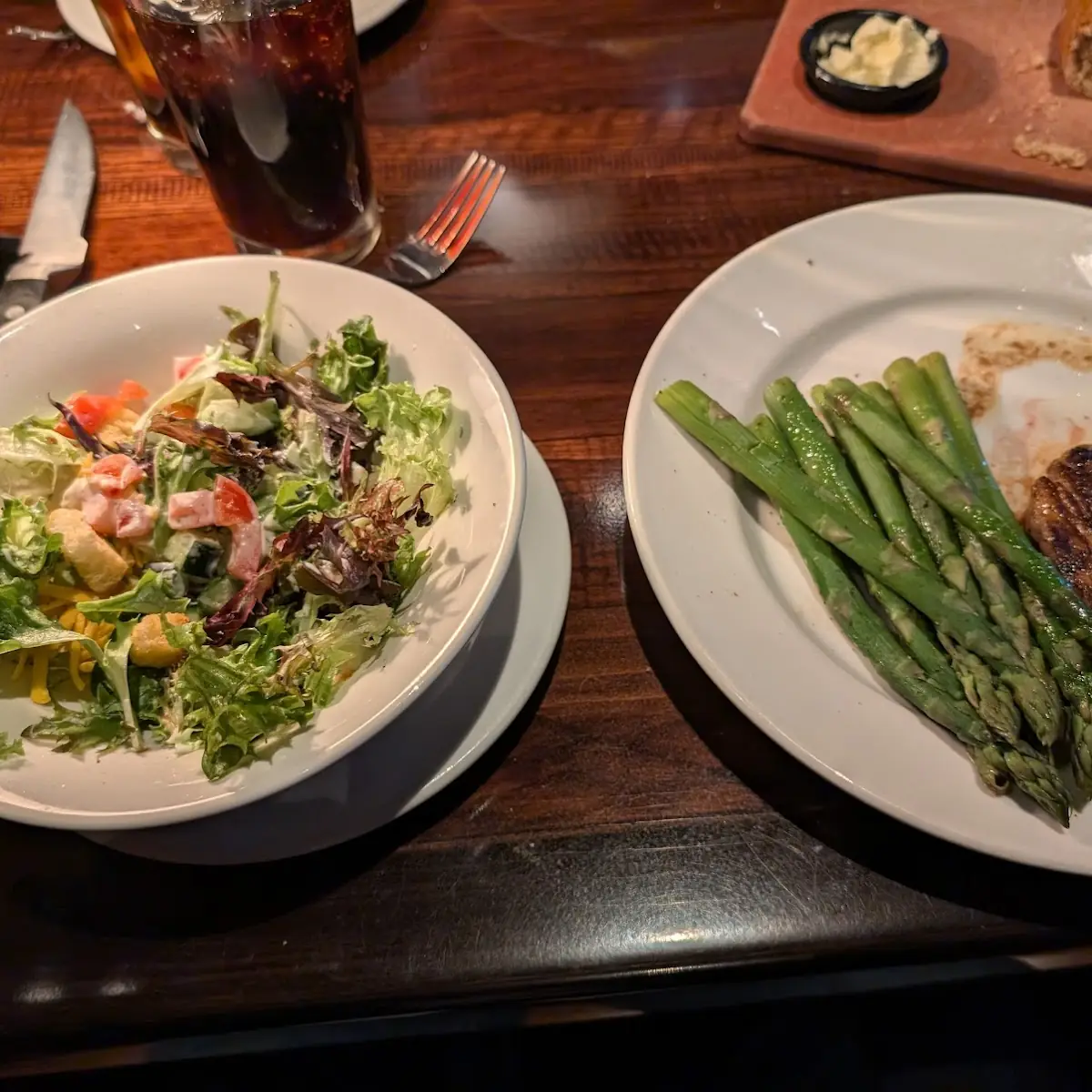 Flo's Filet and House Salad