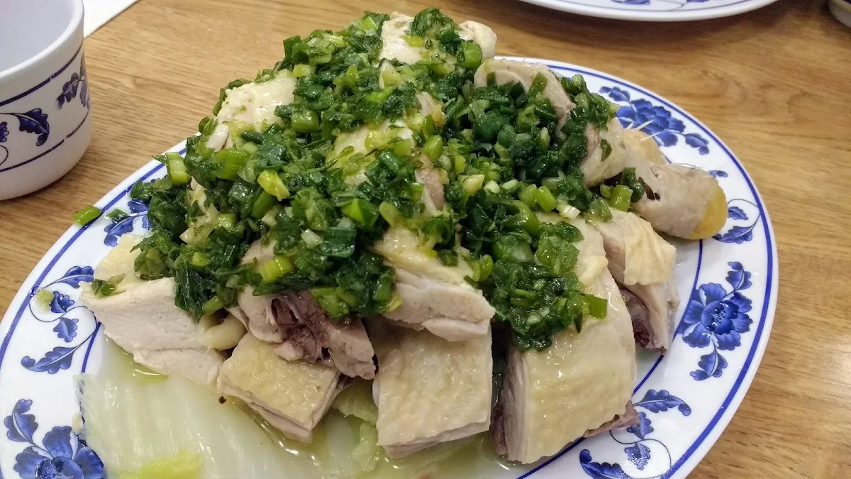 26. Steamed Chicken 白切肥雞