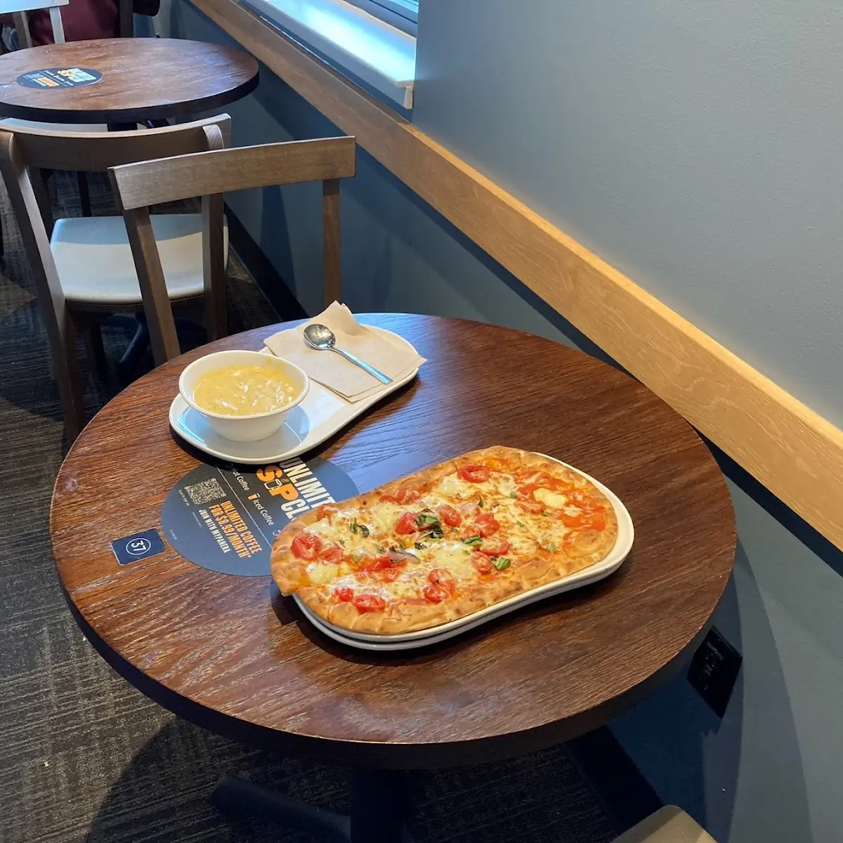 Mac and Cheese Pizza