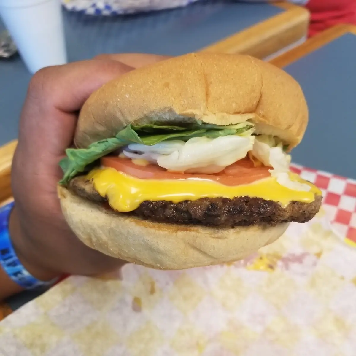 Deluxe Cheeseburger
