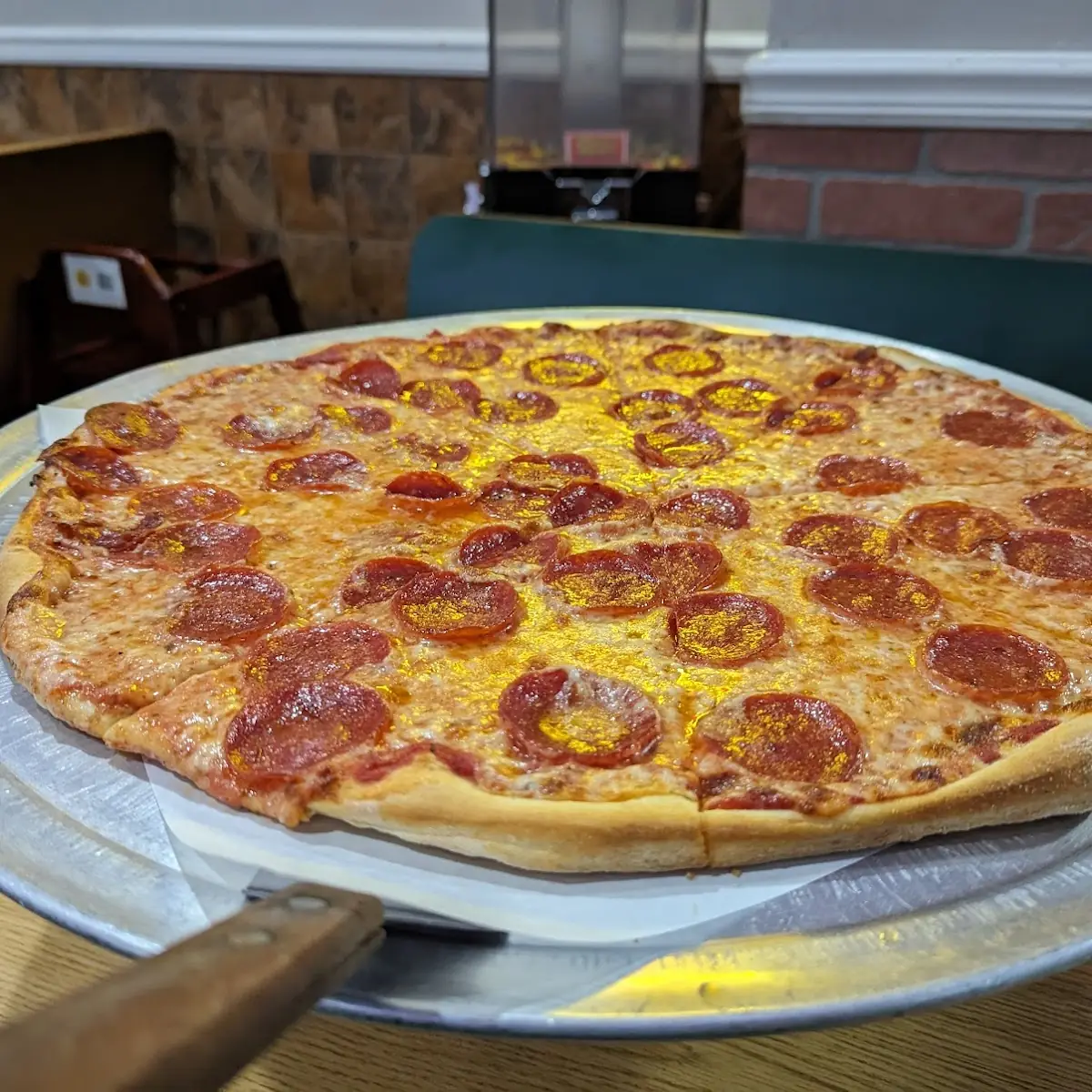 Large Pepperoni Pizza