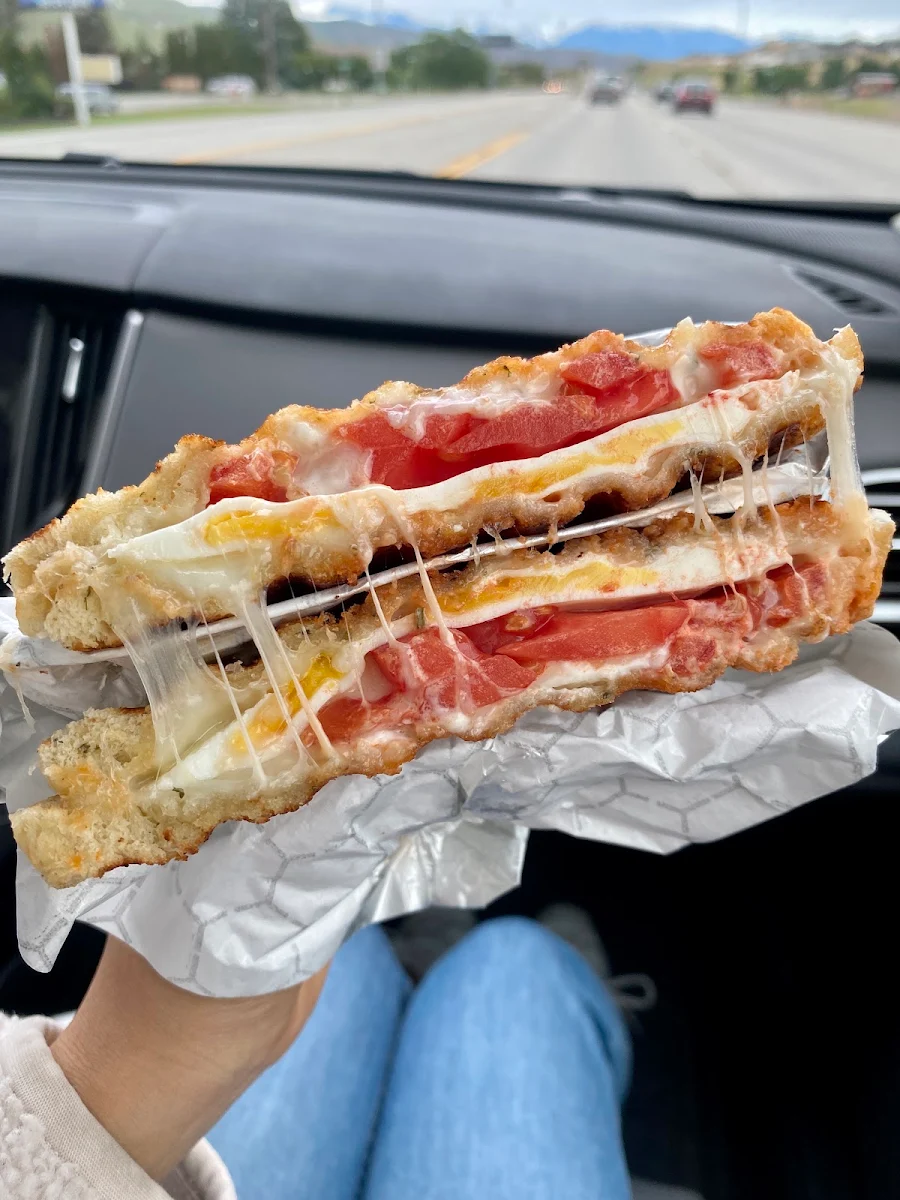 Tomato Pesto Sandwich