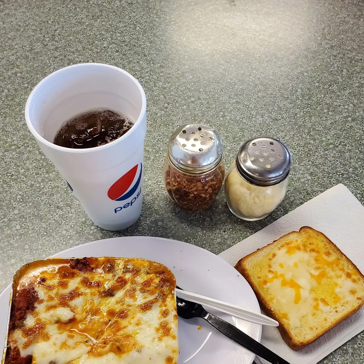 Lasagna w Cheese Bread