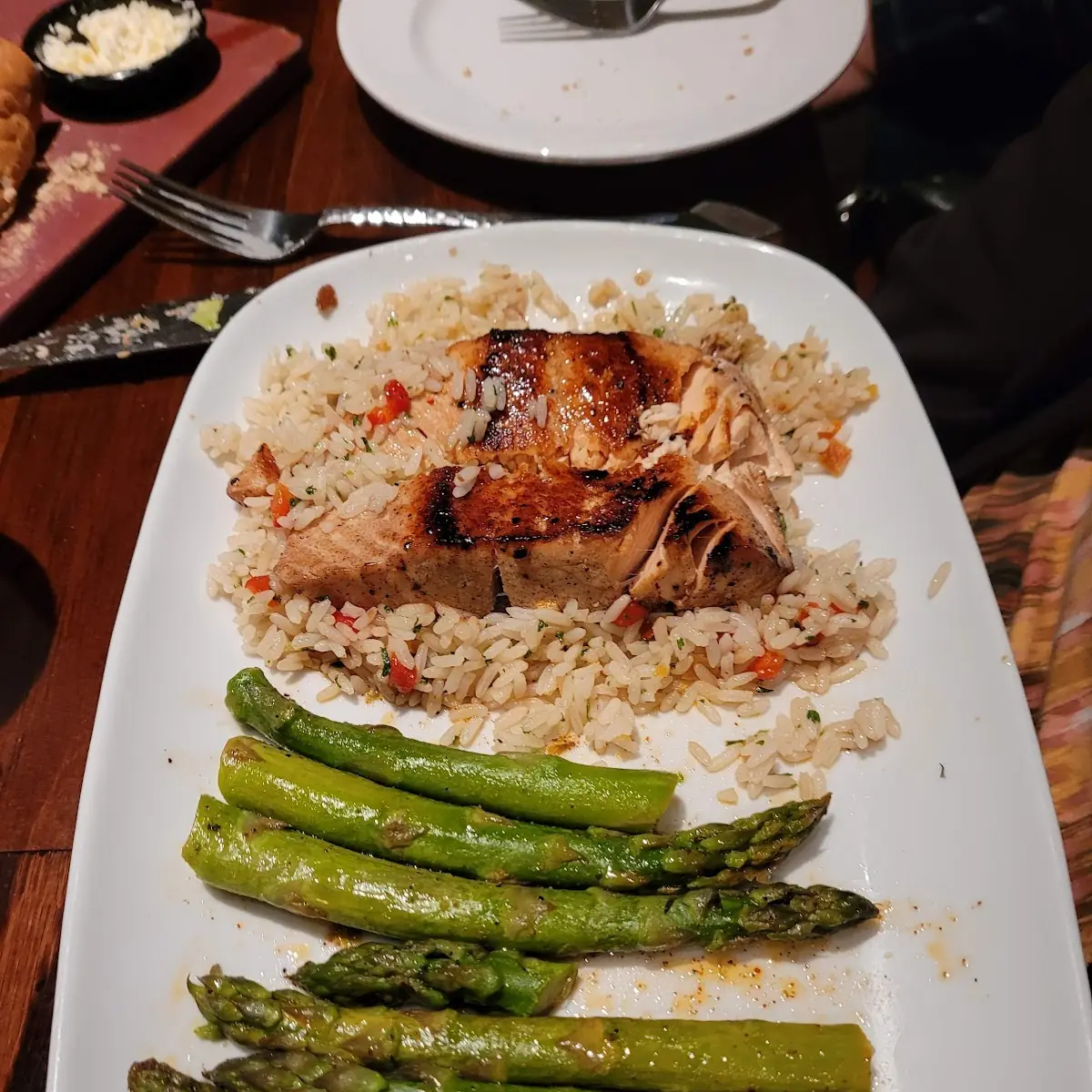 Salmon Fillet w Asparagus