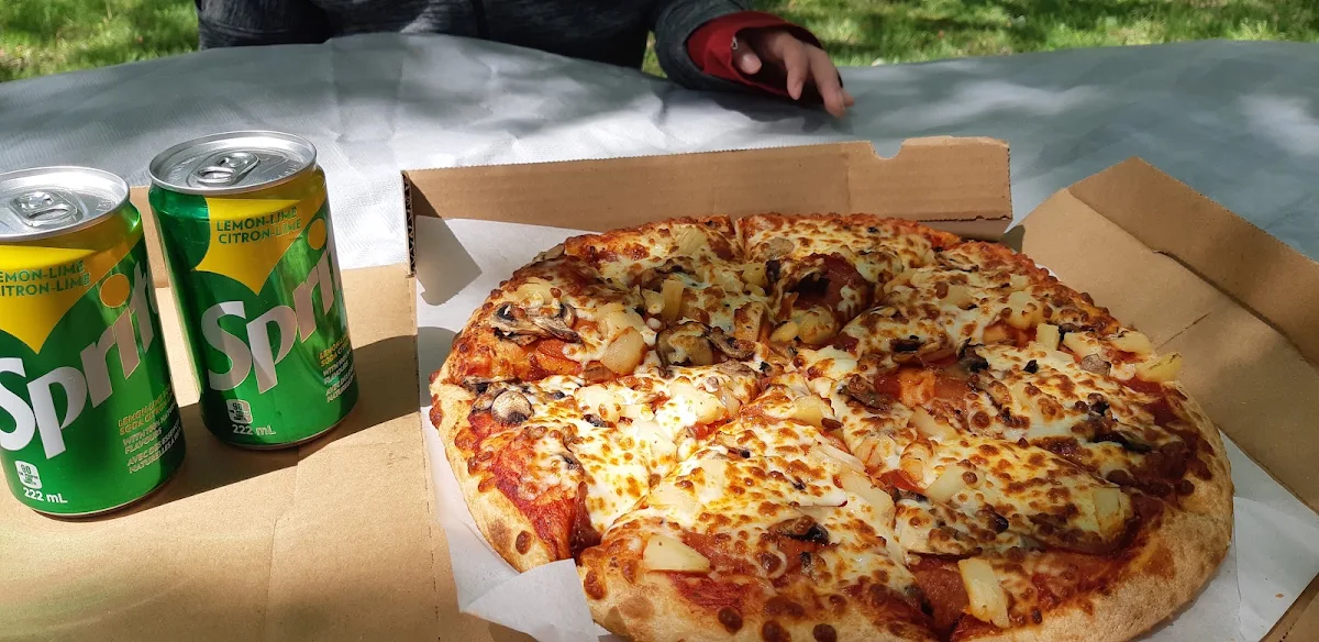 3 Topping Pizza Pepperonis Mushrooms Pineapple, New Orleans Pizza