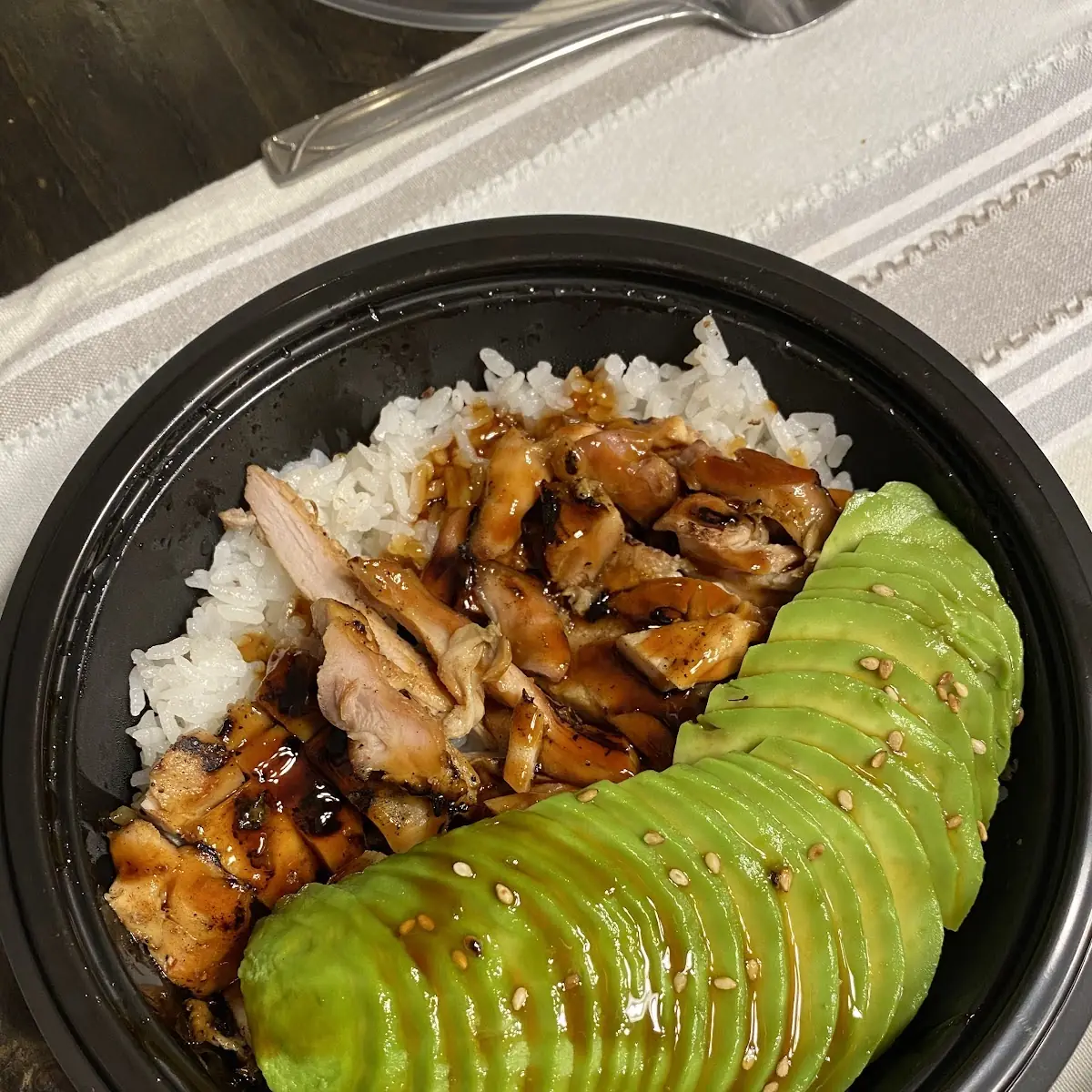 Small Chicken Bowl with Avocado