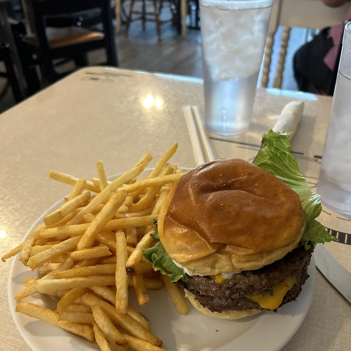 Double Cheeseburger It’S Huge
