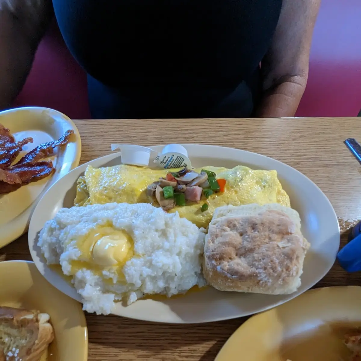 Western Omelette Grits and Biscuit