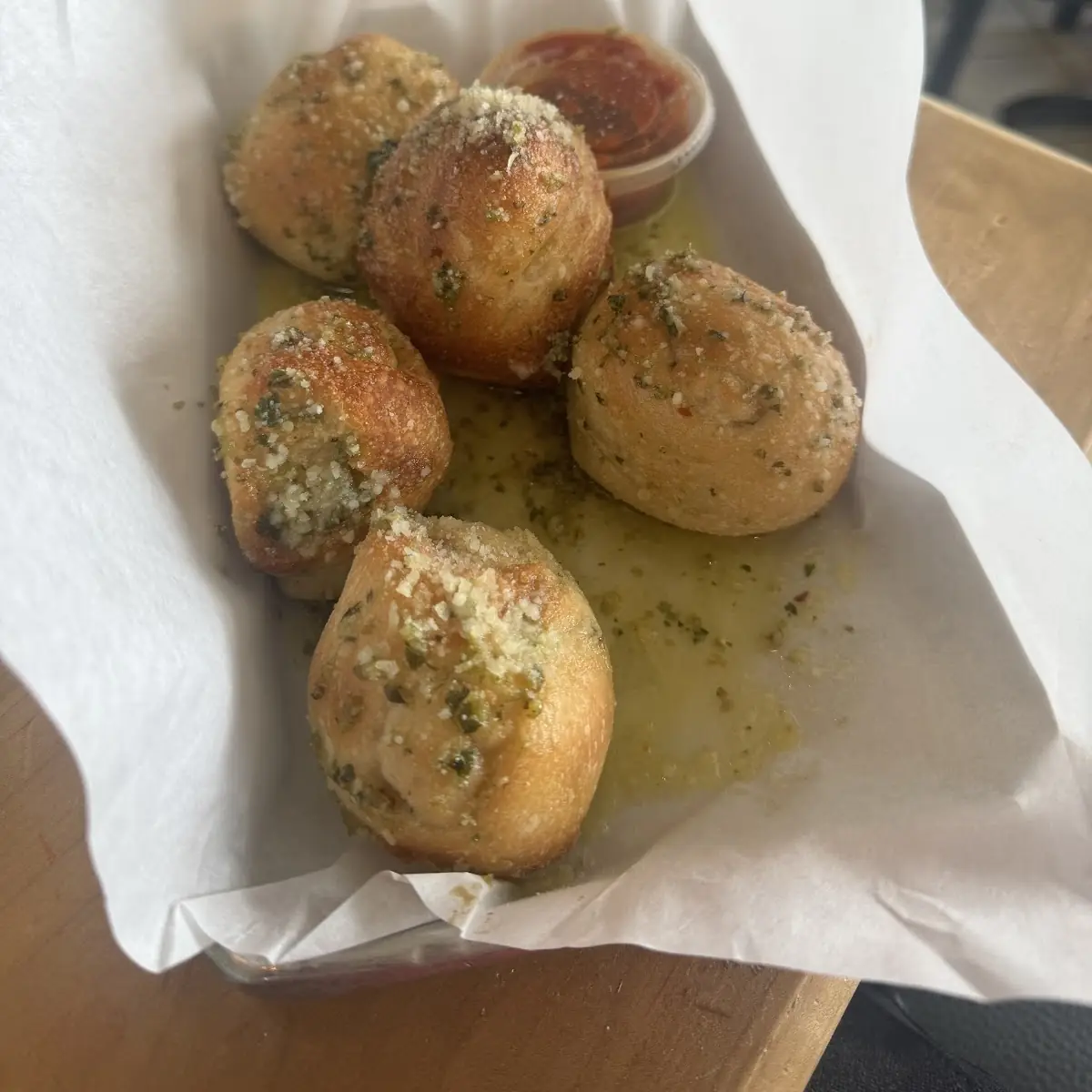 Garlic Knots with Side Marinara Sauce