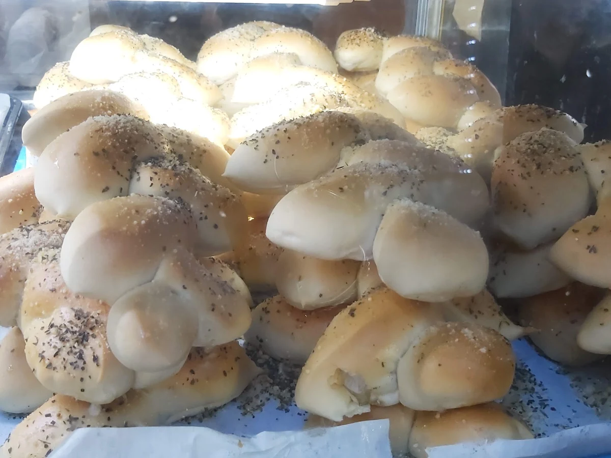 Garlic and Basil Bread