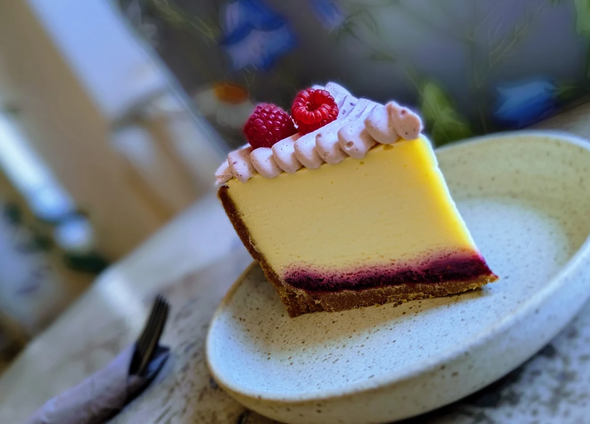 Raspberry Cheesecake Slice