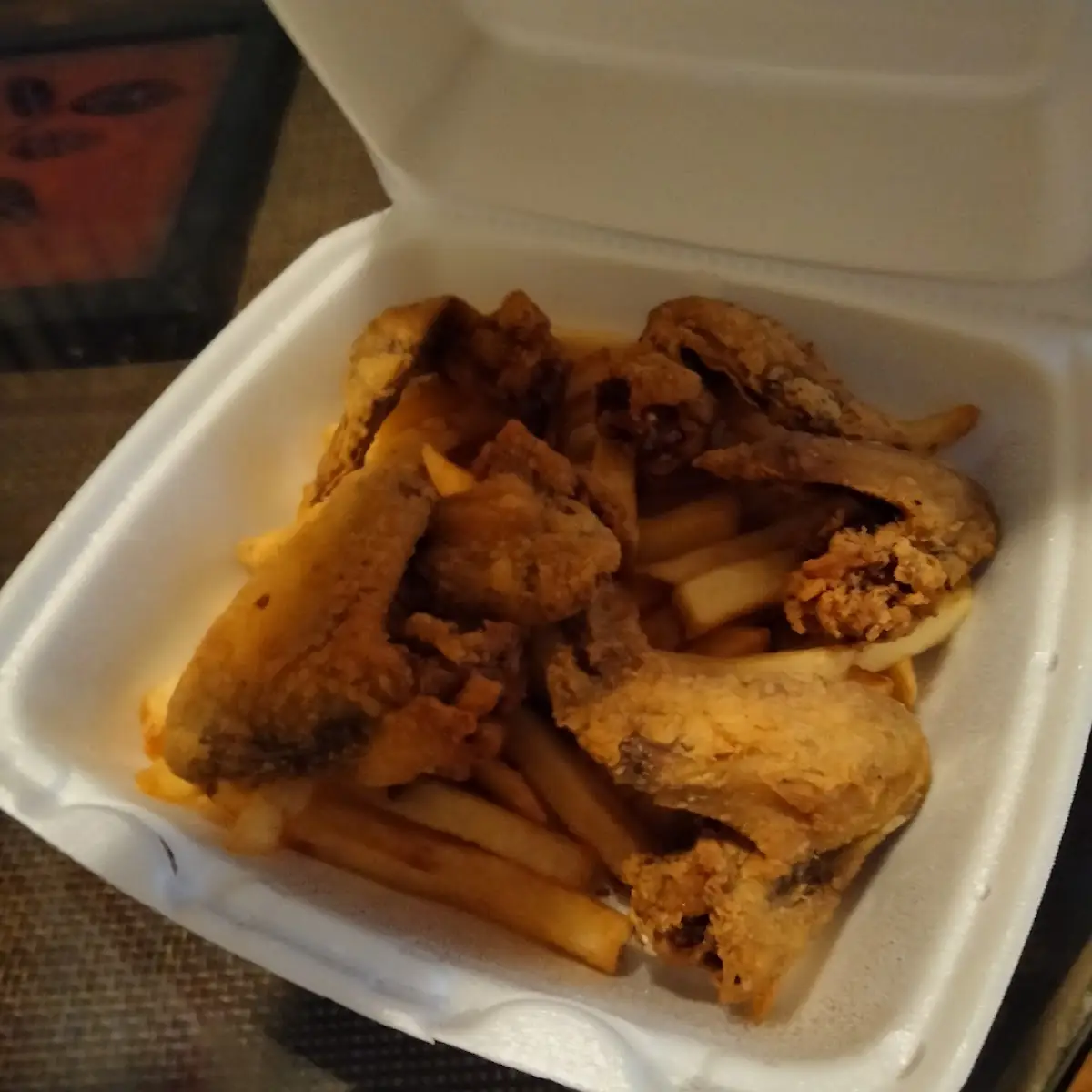 Chicken Wings with Fries