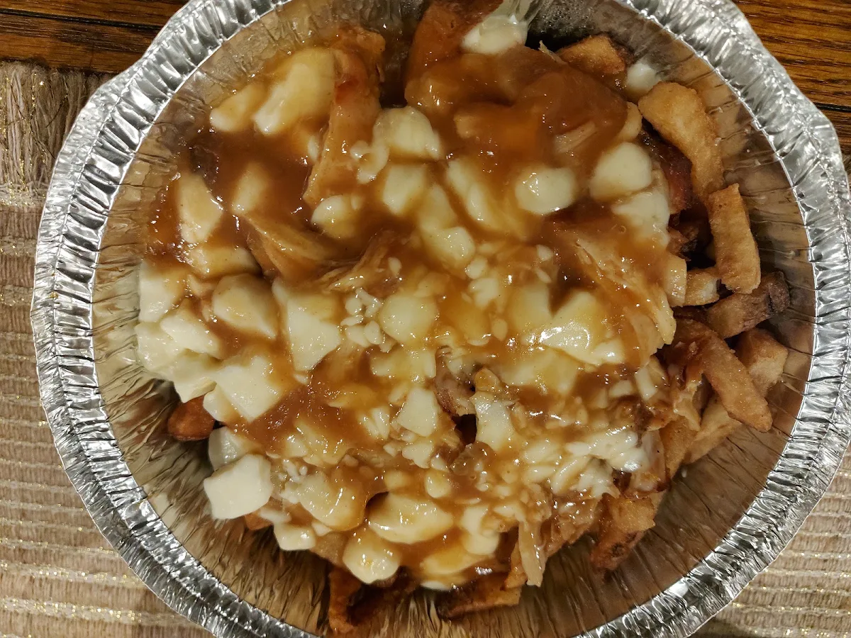 Chicken Poutine, Restaurant Luso