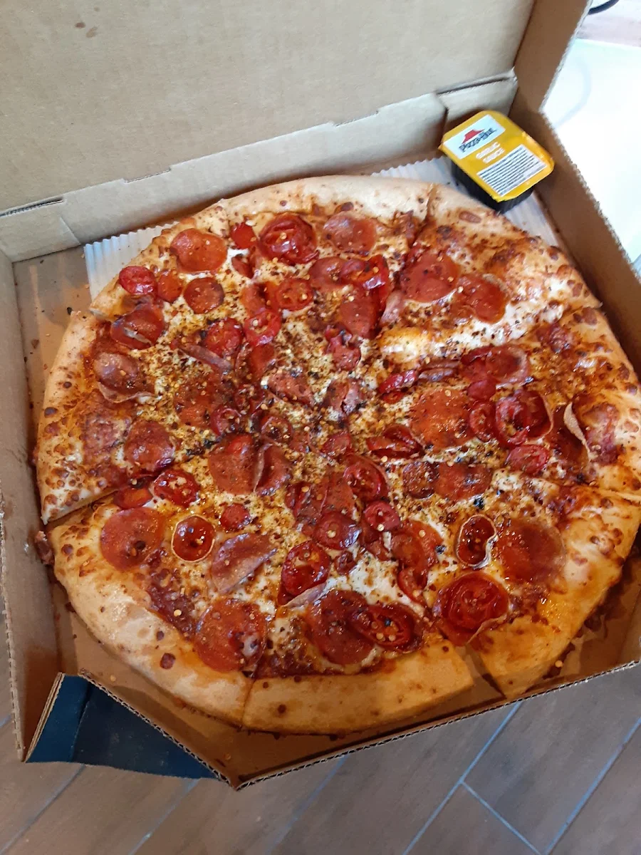 Large Spicy Pepperoni Hand Tossed Pizza