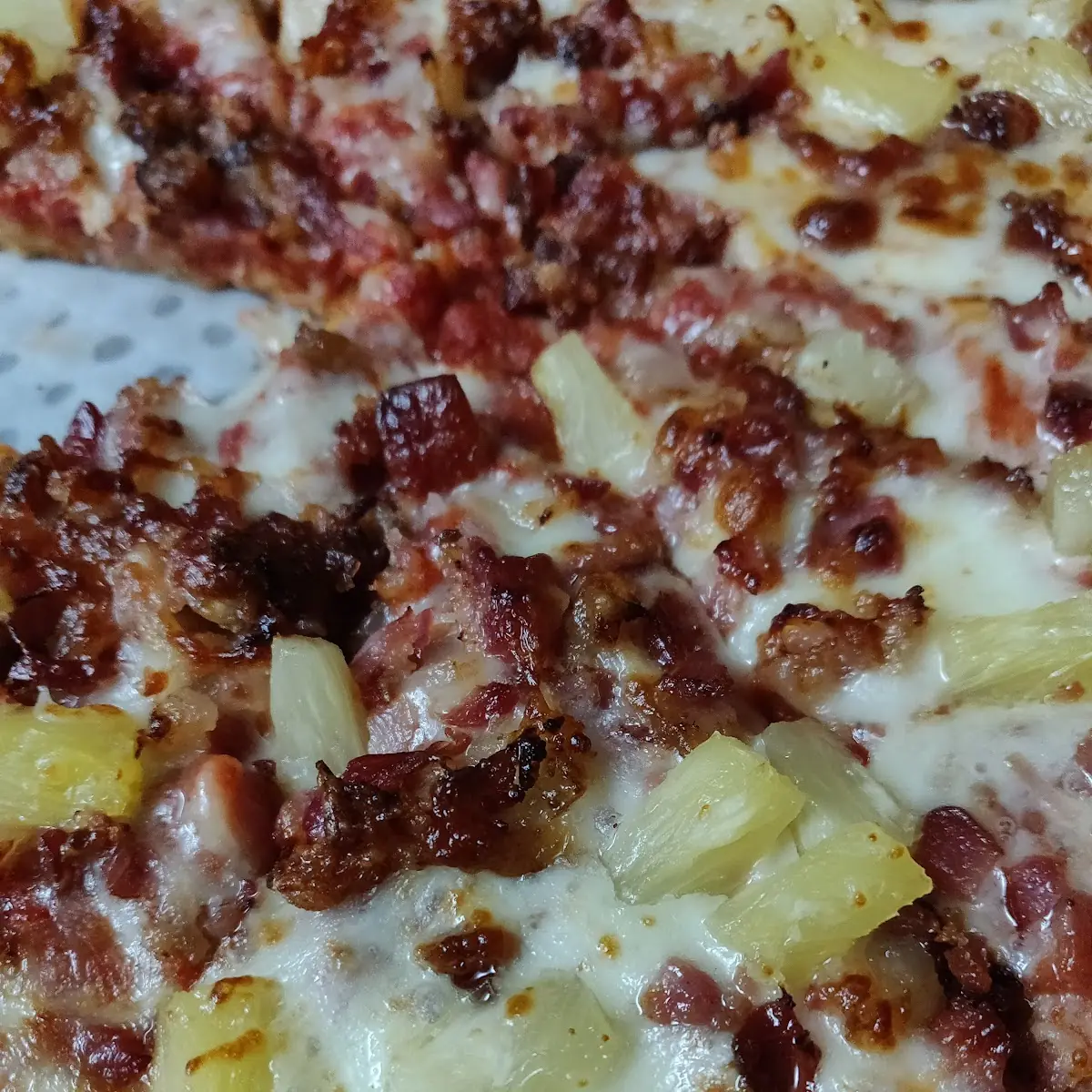 Hawaiian Pizza