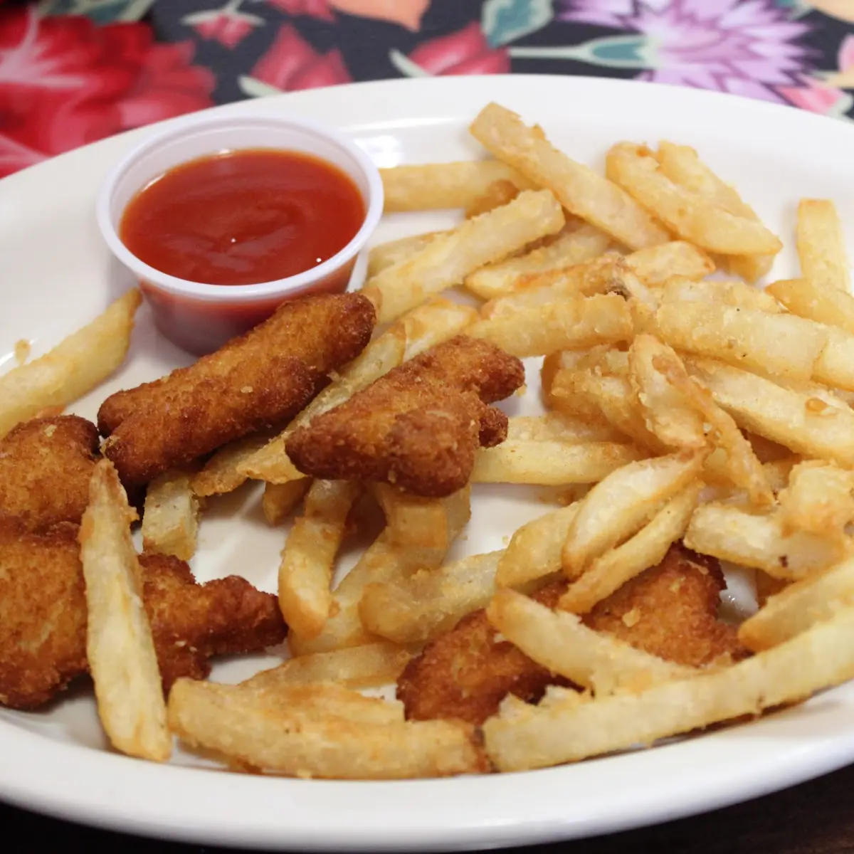 Kids Chicken Nuggets & Fries