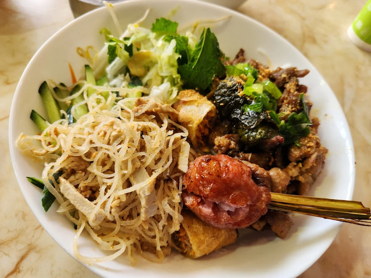 Combination Noodle Salad, Little Sai Gon Corner