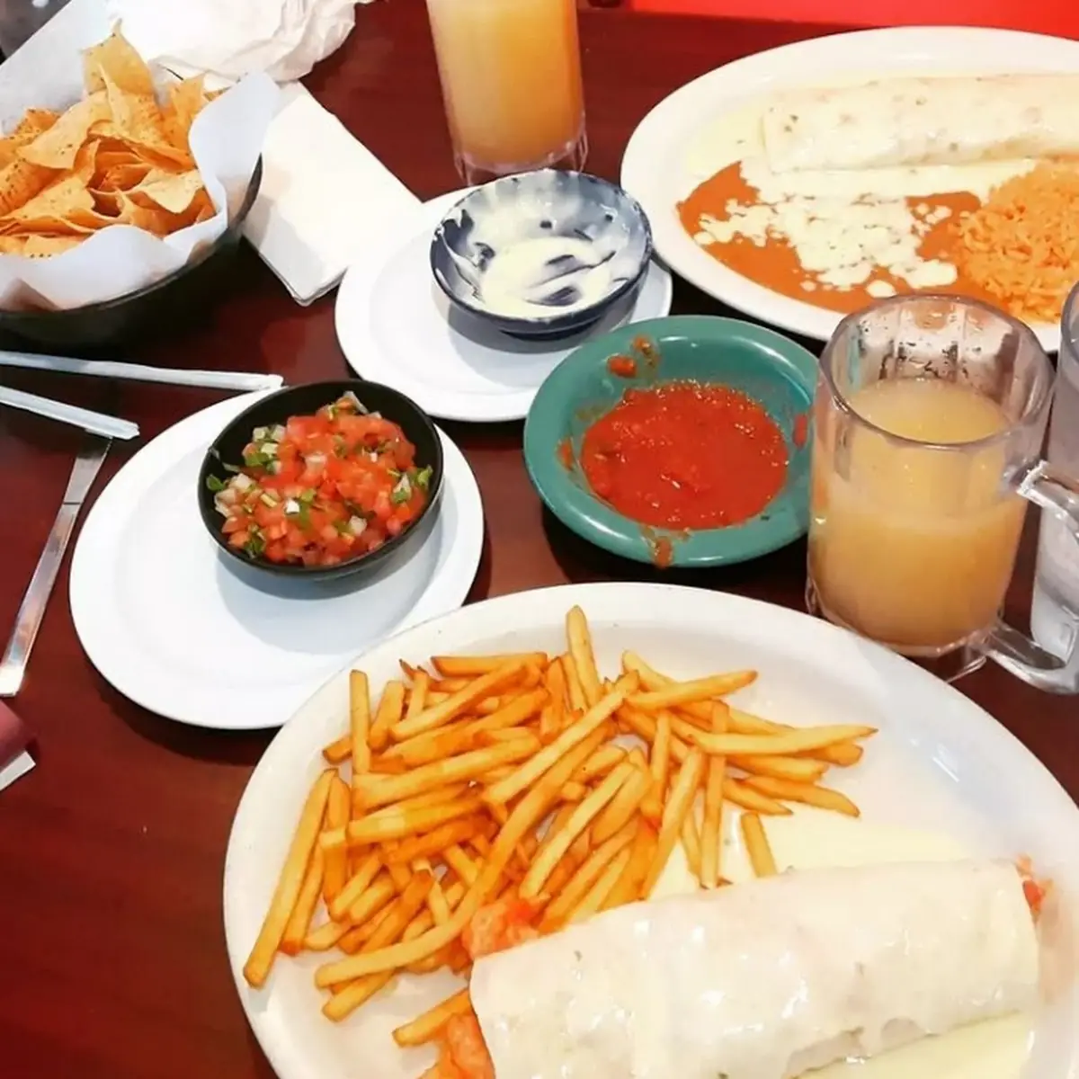 Salsa Chips Queso