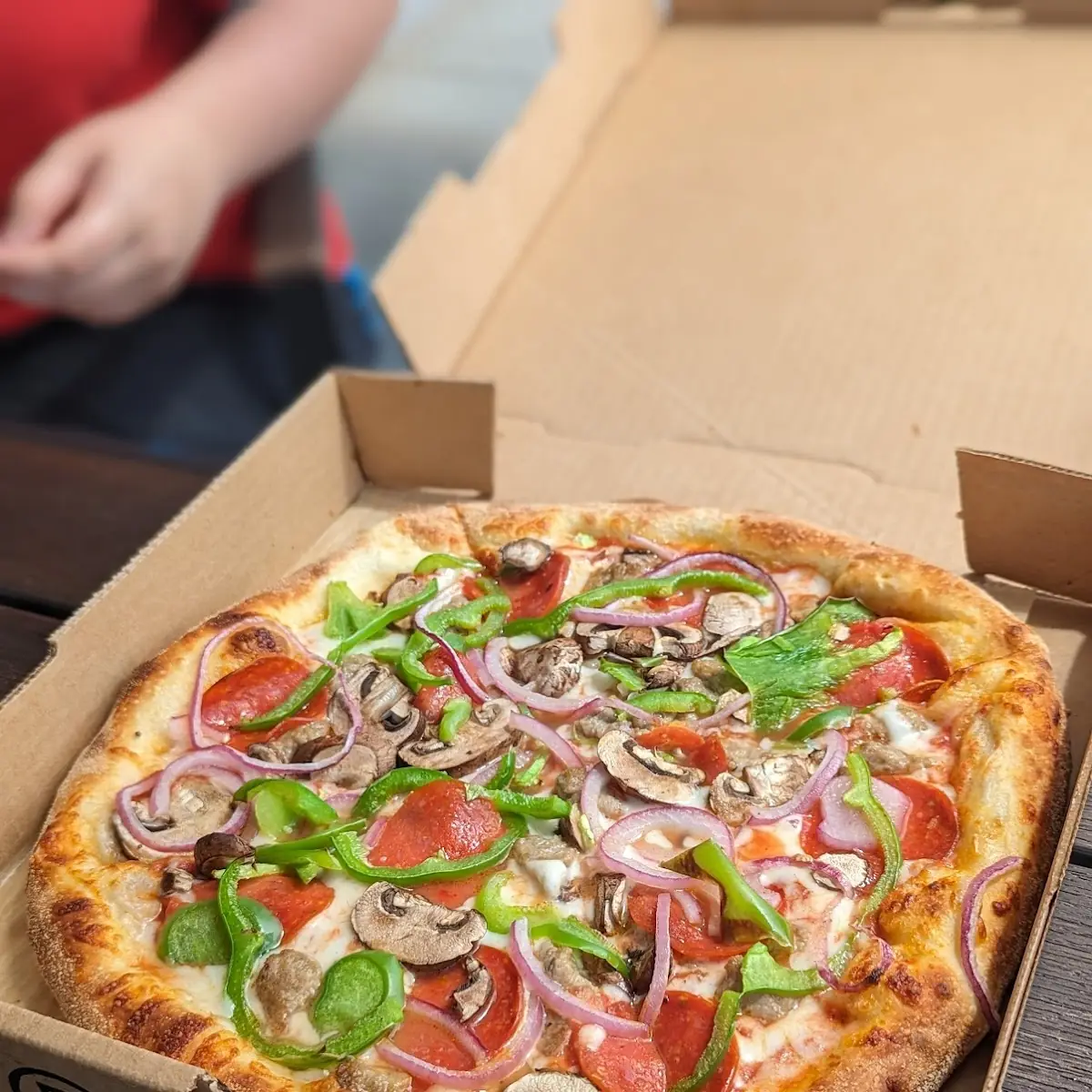 Deluxe Pizza