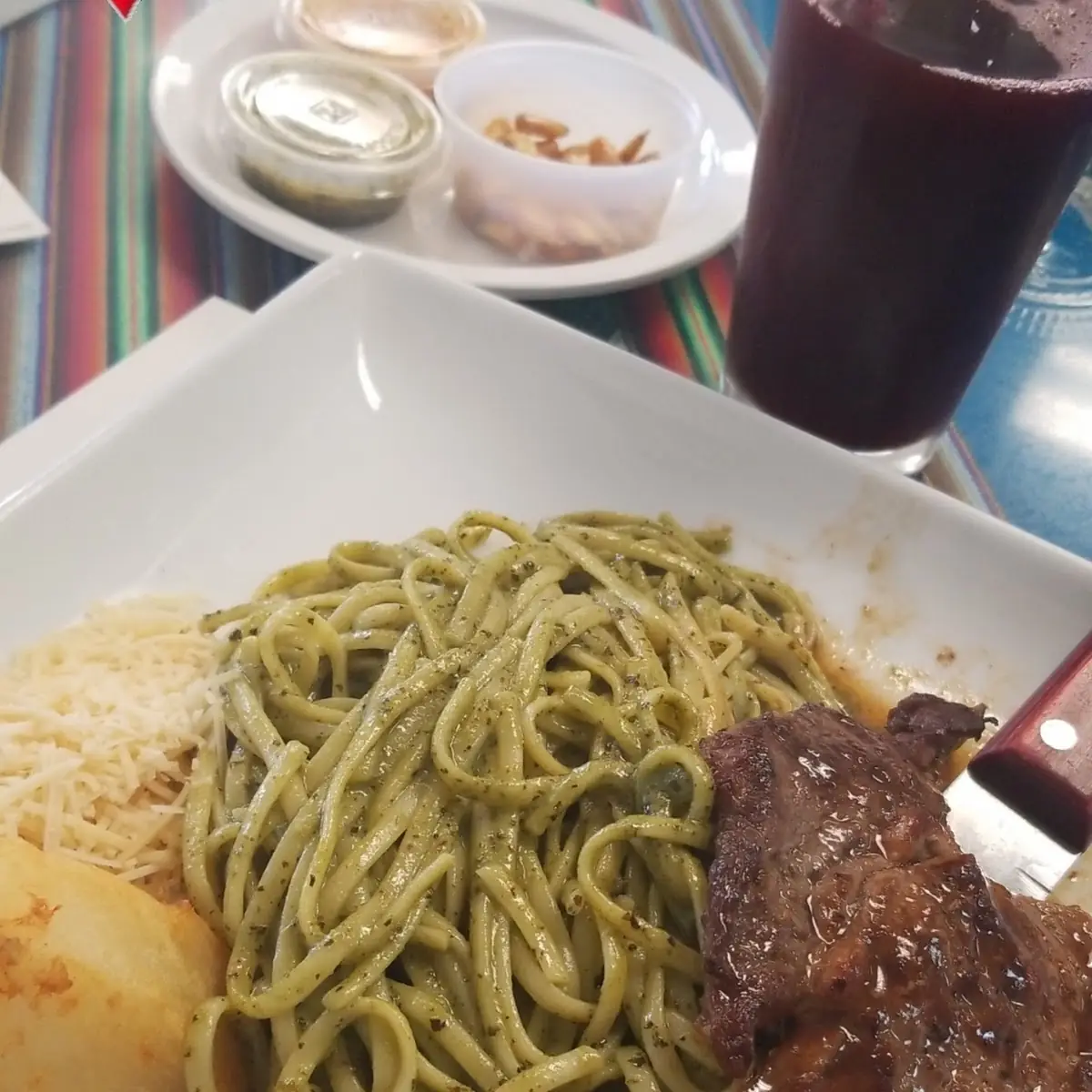 Tallarines Verdes Con Bisteck