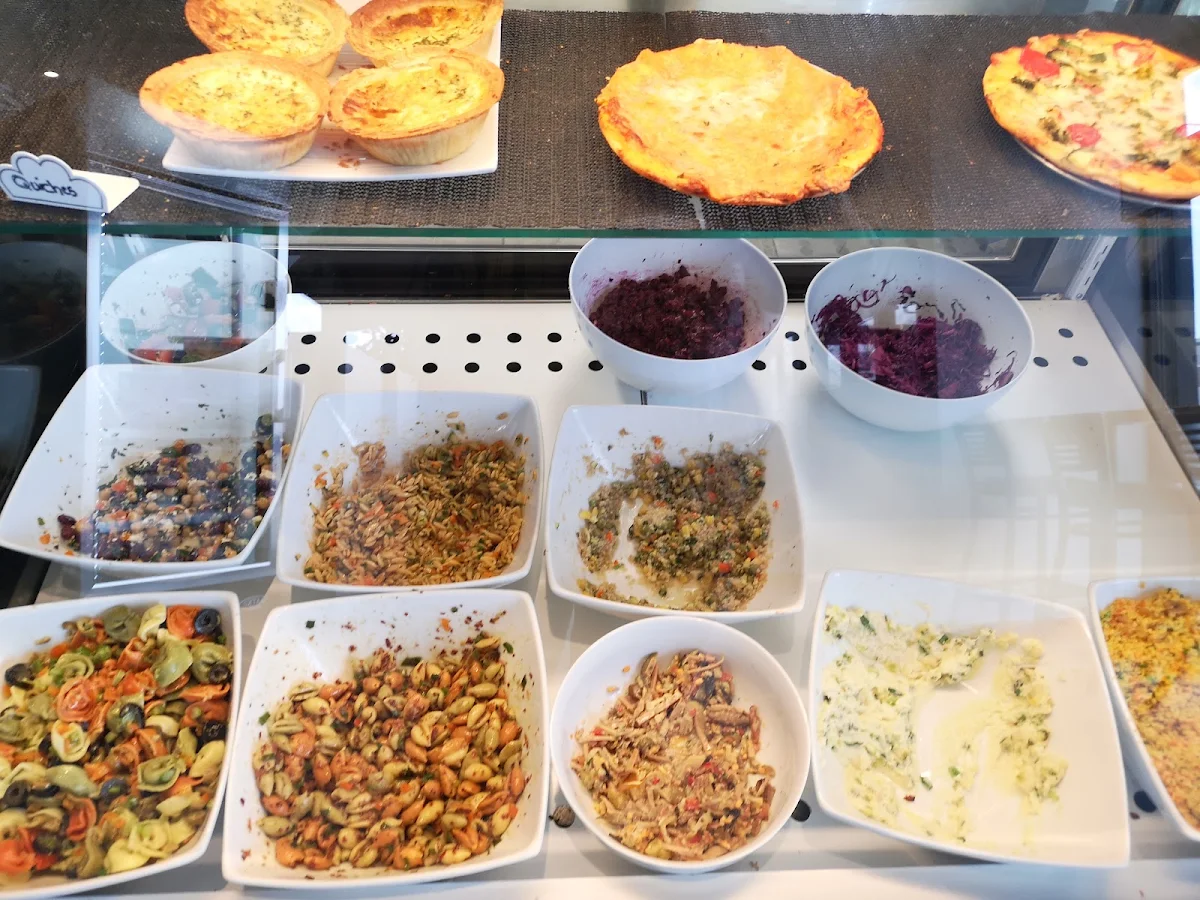 Salads, Villaggio Sandwicherie Bistro Inc