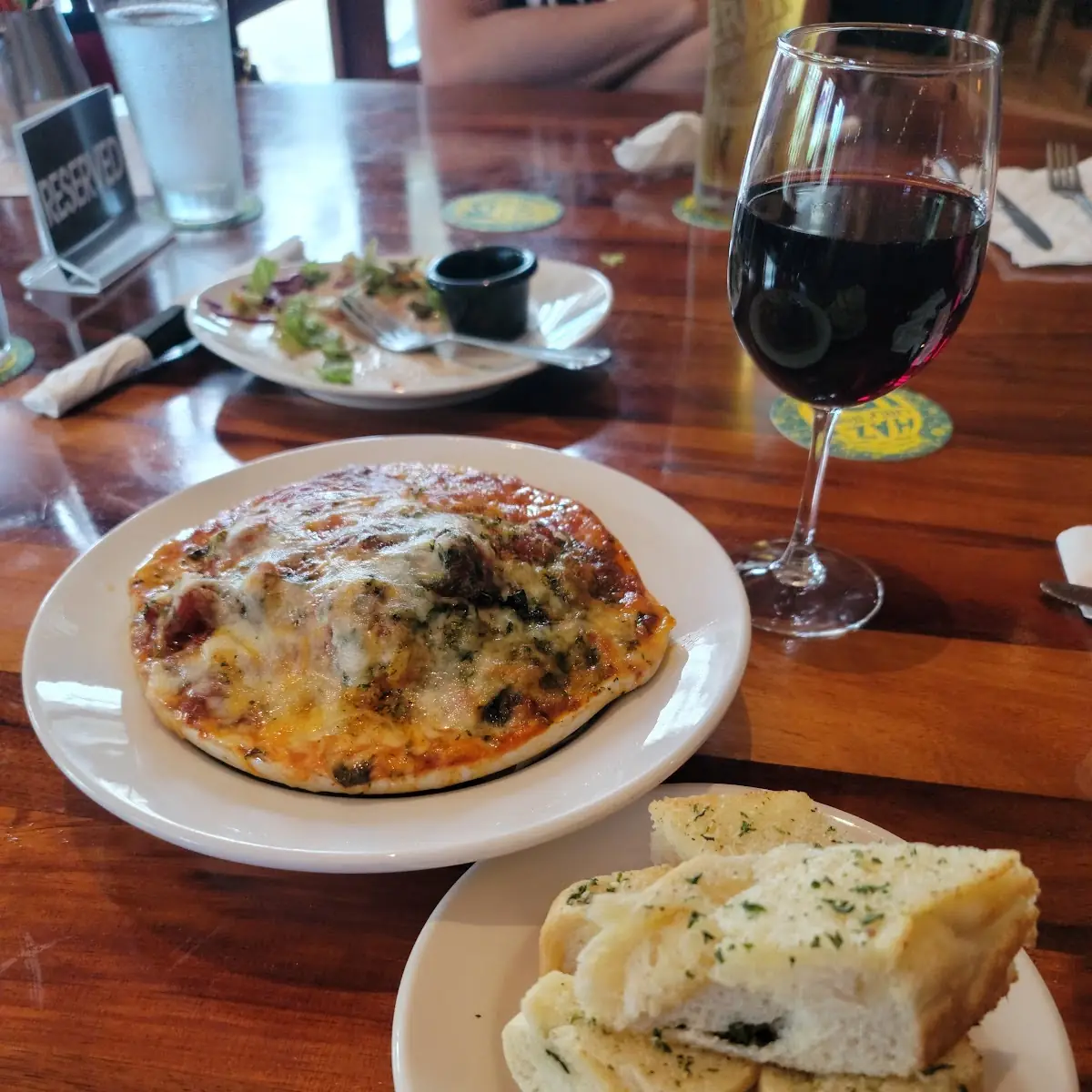Meat Lasagna w Garlic Bread