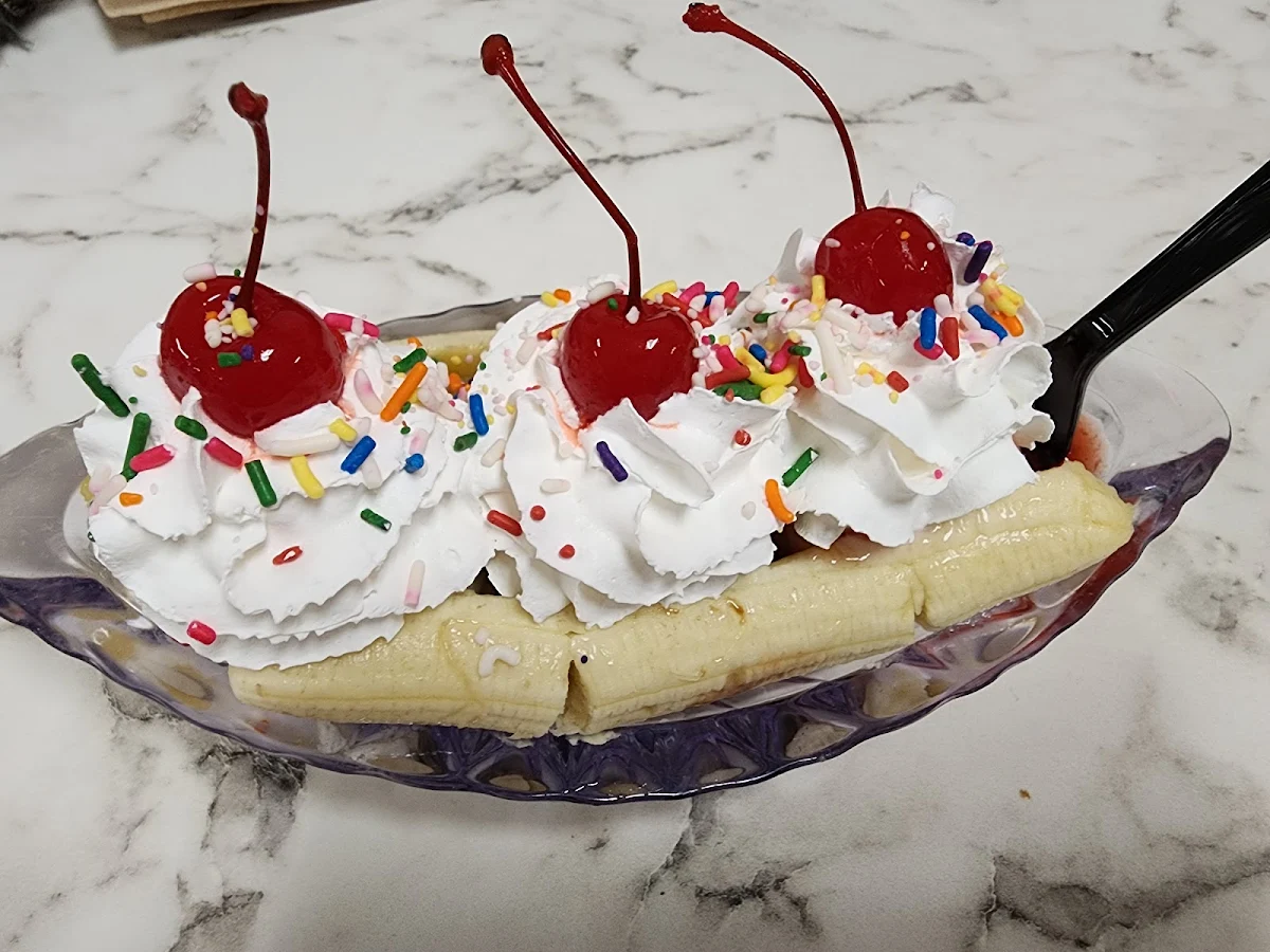 Traditional Banana Split