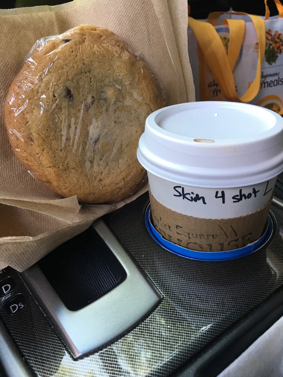 Cappuccino & Choc Chip Cookie