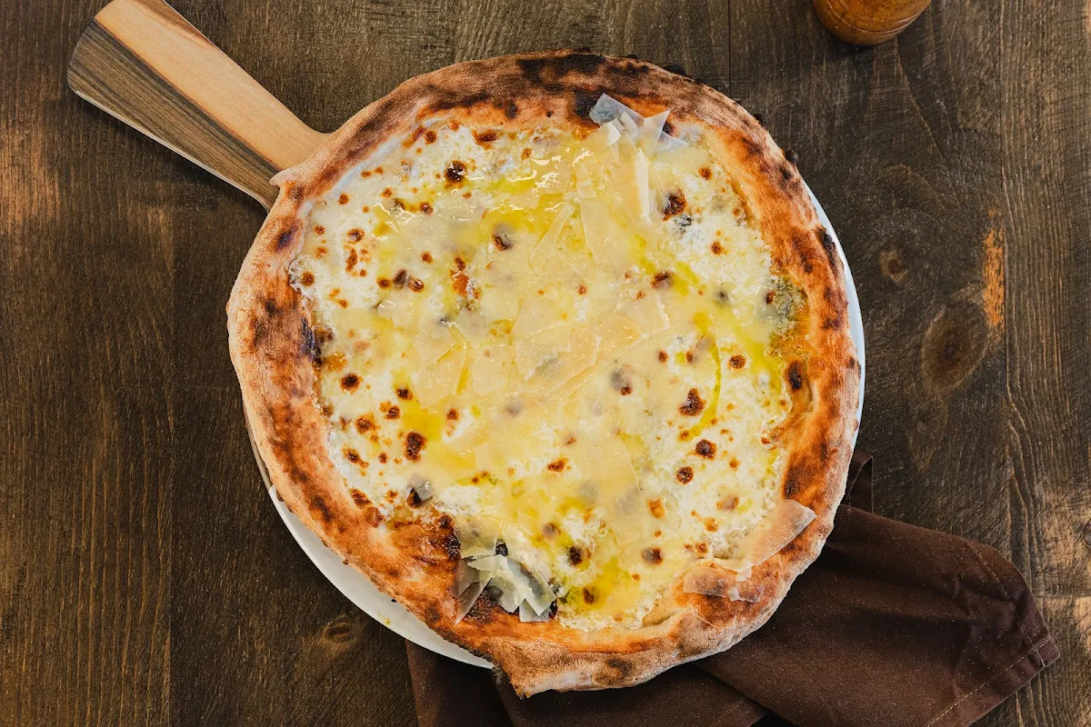 Quattro Formaggi Pizza