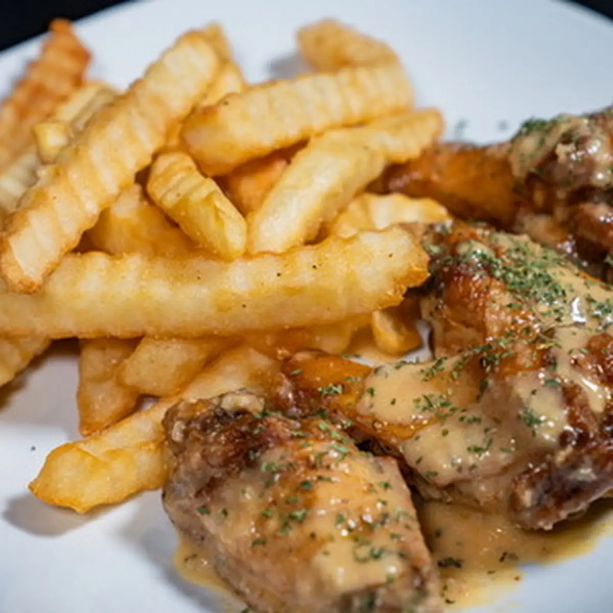Chicken Wings w Fries