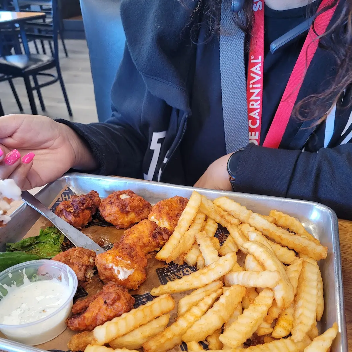 Boneless Buffalo Wings with Fries