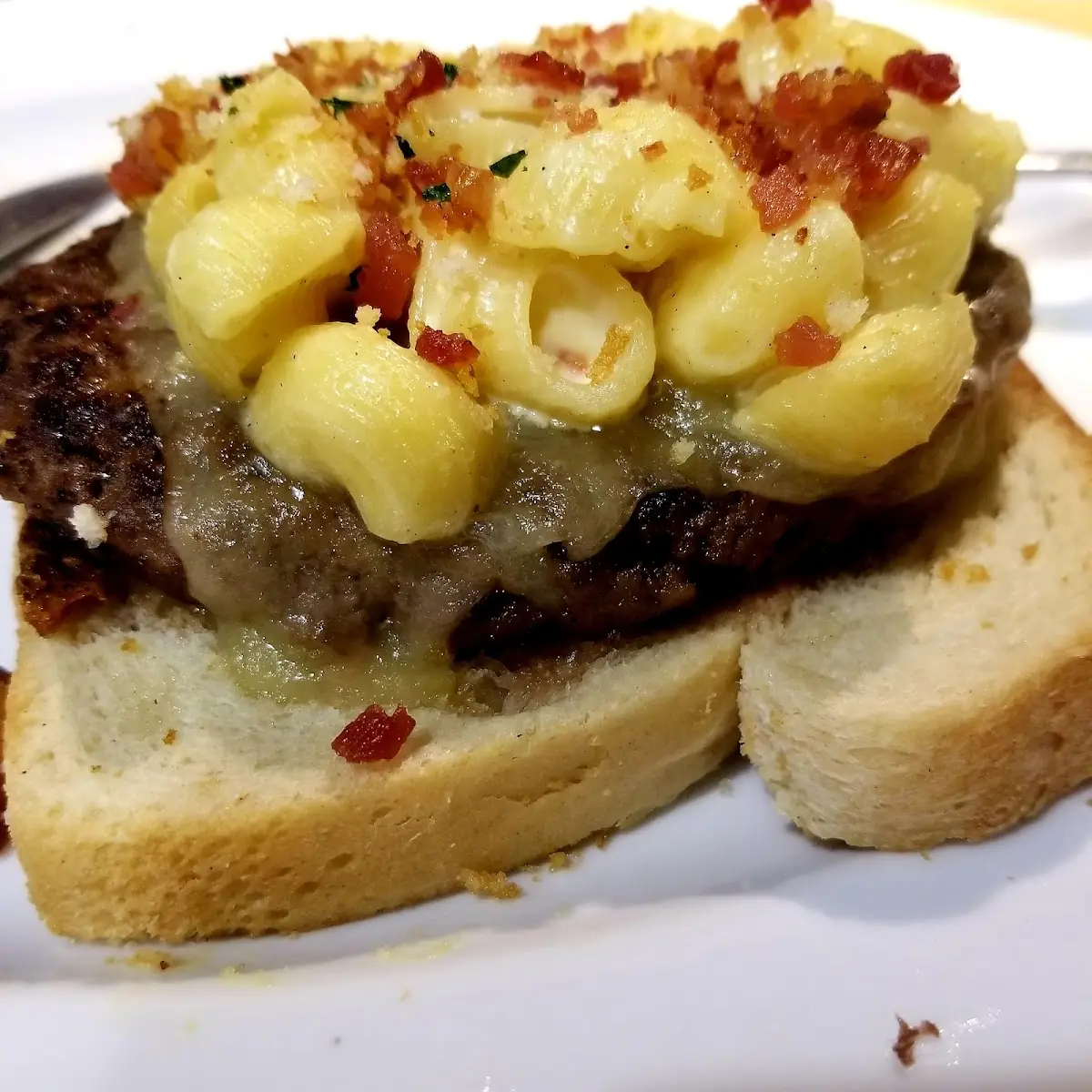 Mac-N-Cheese Burger