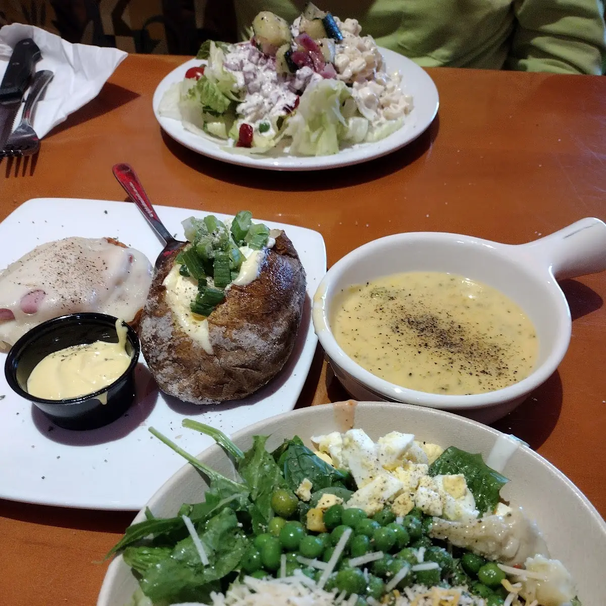 Malibu Chicken N Salad Bar
