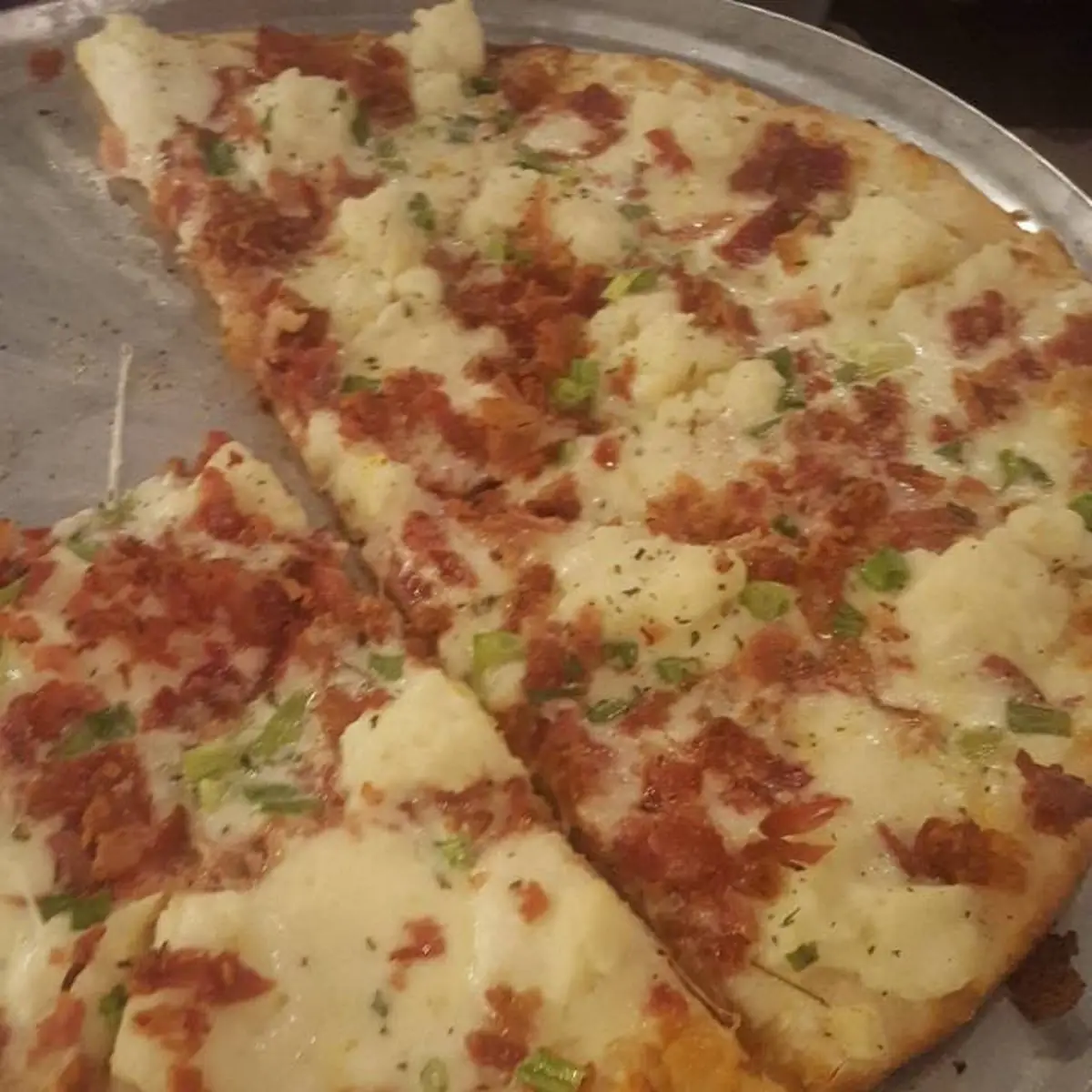 Mashed Potato Bacon & Scallion Pizza