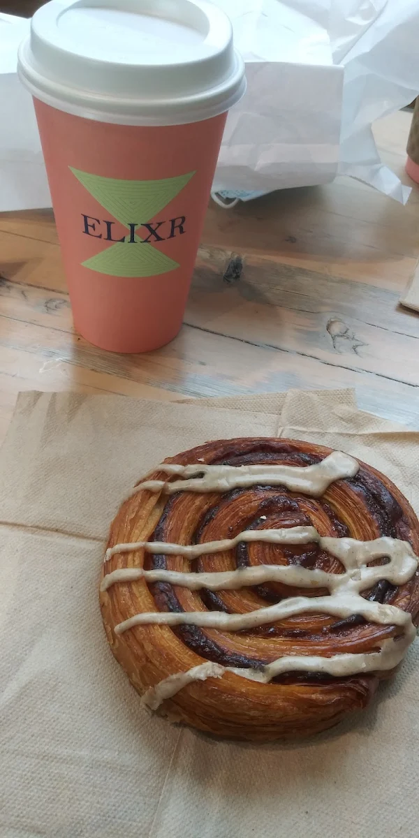 Hot Apple Cider with Cinnamon Roll