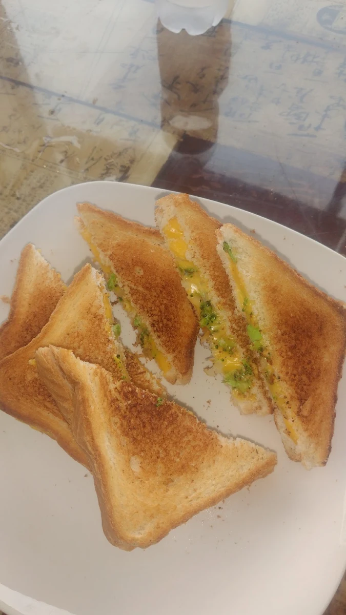 Broccoli Grilled Cheese