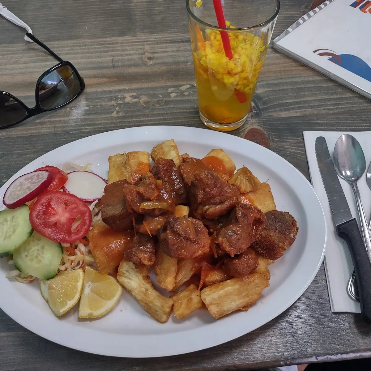Yuca Con Chicharrón Cassava with Fried Pork Rinds
