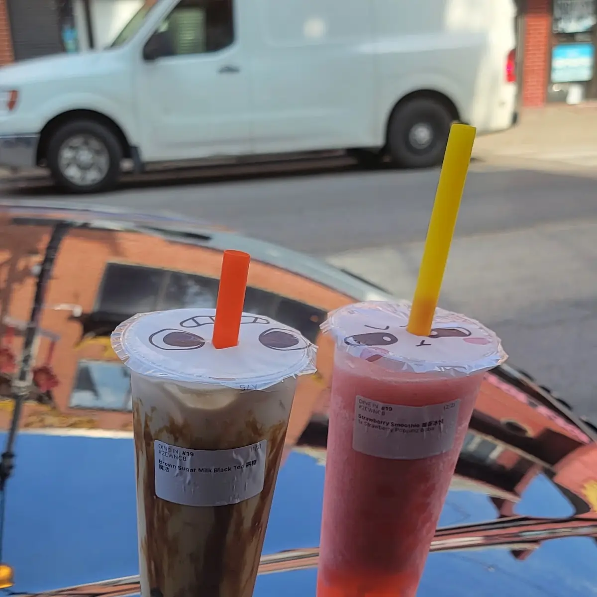 Brown Sugar Milk Tea & Strawberry Smoothie