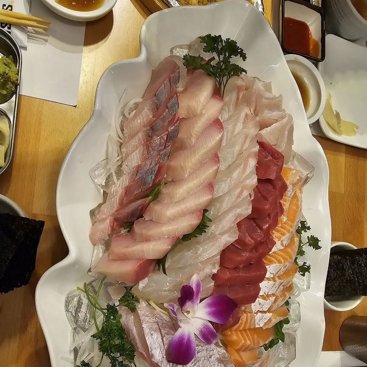 Sashimi Sampler 16pc