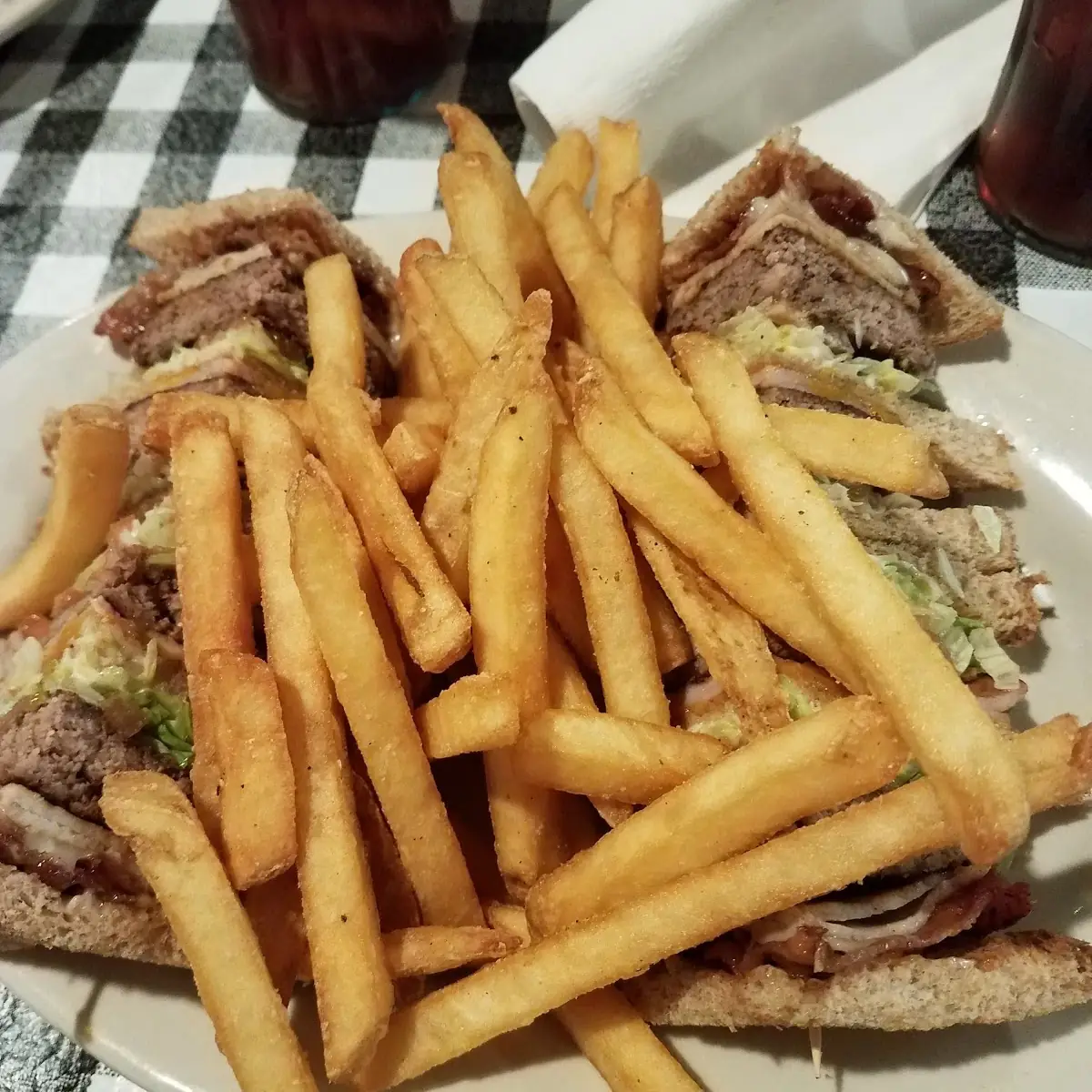 Hamburger Club Sandwich