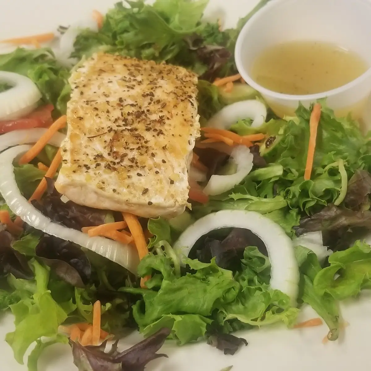 Grilled Salmon Salad