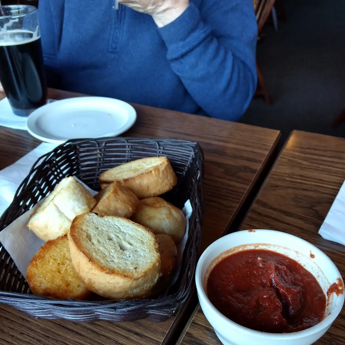 Garlic Bread with Marinara Sauce