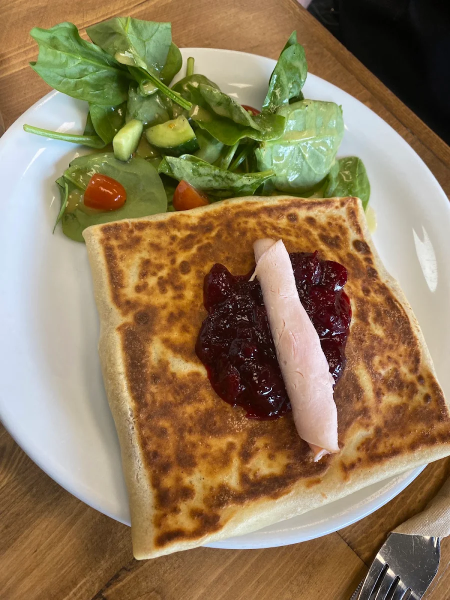Salad N Meat Crepe