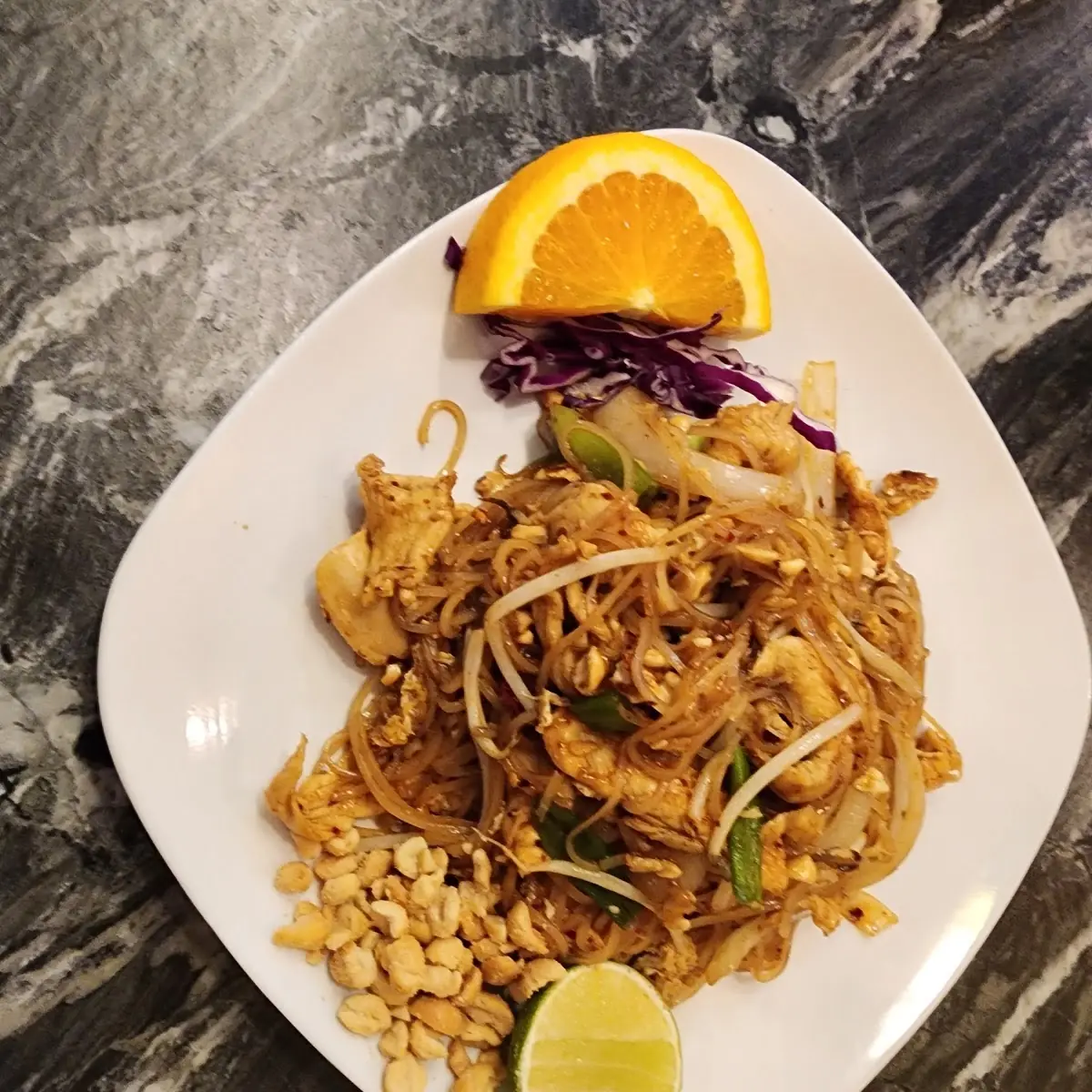 Chicken Pad Thai with Lime Wedge