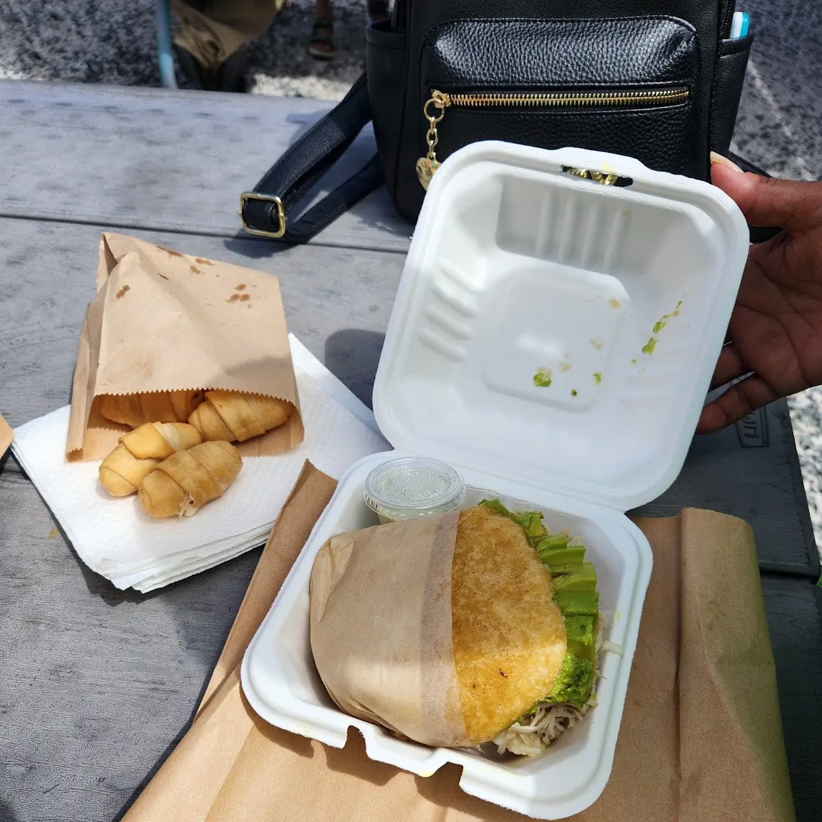 Arepa de Carne Con Aguacate