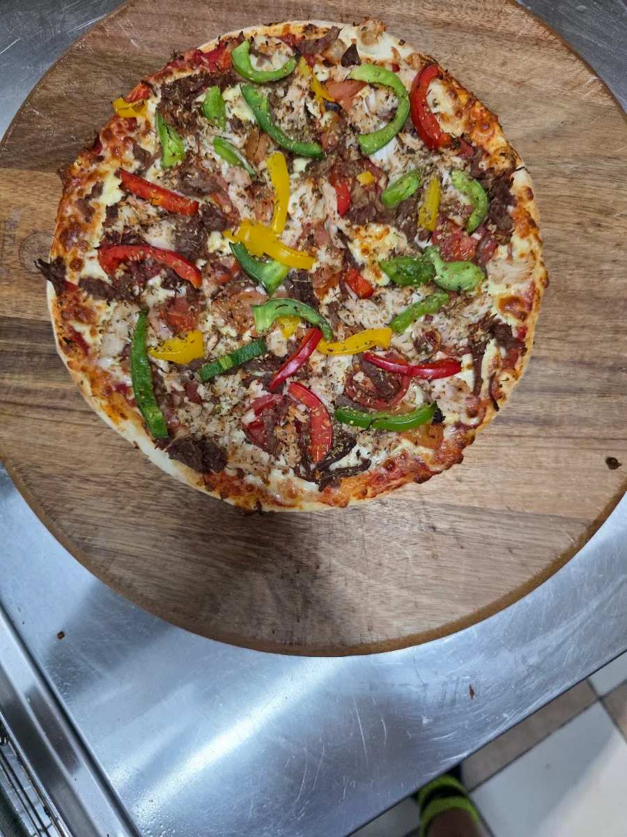 Highlights, En-Joy Pizza